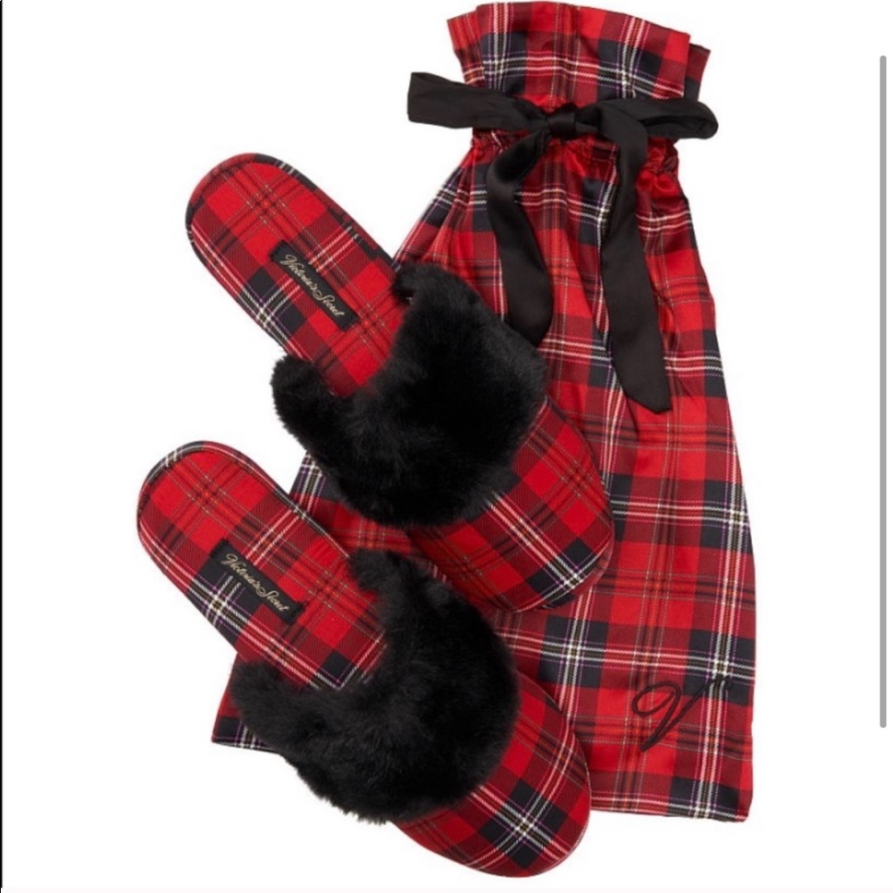•VS• Plaid Fur Lined Slippers